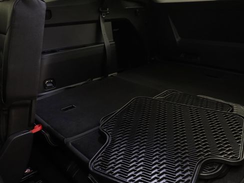 Used 2025 Volkswagen Atlas SE w/ Black Wheel Package image 13