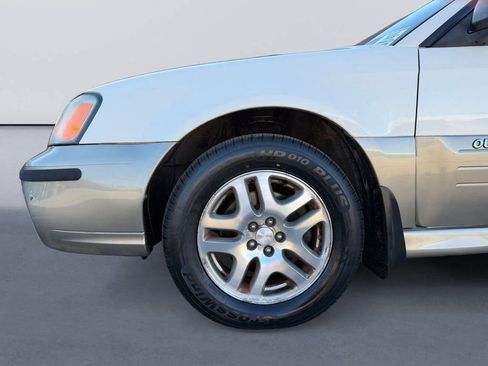 Used 2004 Subaru Outback Wagon image 9
