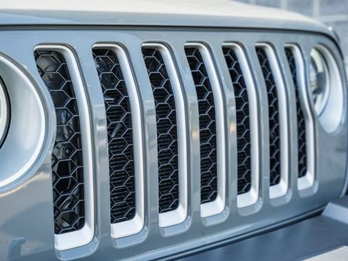 Used 2023 Jeep Wrangler Unlimited Sahara w/ Cold Weather Group AWD/4WD image 36