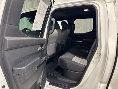 Used 2024 Toyota Tacoma TRD Sport AWD/4WD image 41