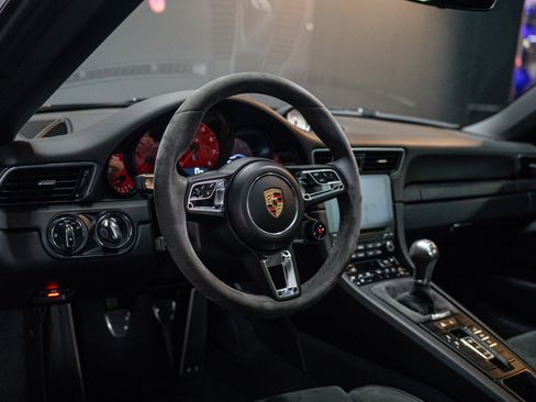 Used 2019 Porsche 911 Carrera GTS RWD image 6