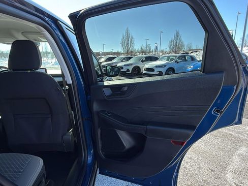 Used 2022 Ford Escape SE image 18