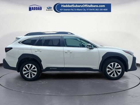 Used 2025 Subaru Outback Premium AWD/4WD image 6