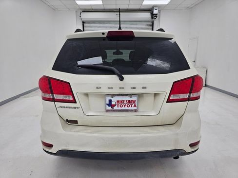 Used 2019 Dodge Journey SE w/ Premium Group image 19