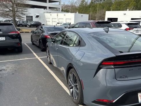 Used 2023 Toyota Prius XLE image 7