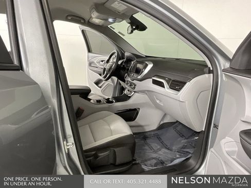 Used 2023 GMC Terrain SLE w/ Driver Convenience Package image 13