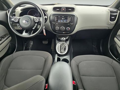 Used 2018 Kia Soul FWD image 24