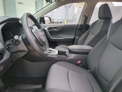 Used 2025 Toyota RAV4 XLE AWD/4WD image 15