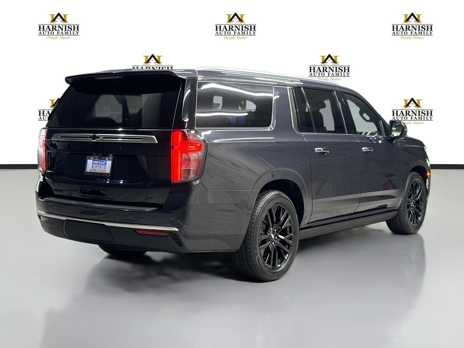 Used 2024 Chevrolet Suburban High Country w/ Advanced Technology Package AWD/4WD image 6