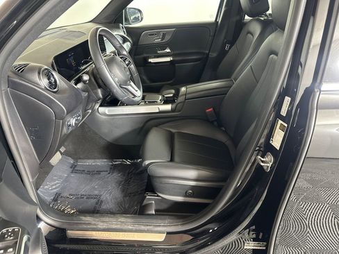 Used 2023 Mercedes-Benz GLB 250 image 9