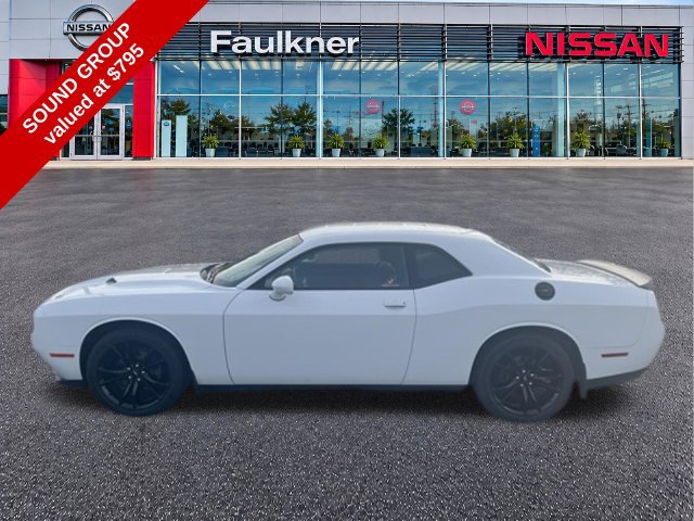 Used 2017 Dodge Challenger SXT w/ Blacktop Package RWD image 4