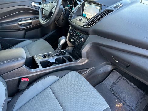 Used 2019 Ford Escape SE FWD image 15
