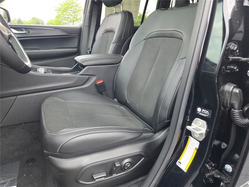 New 2025 Jeep Grand Cherokee Altitude image 26