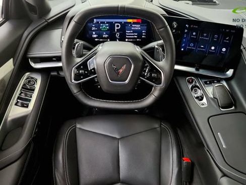 Used 2024 Chevrolet Corvette Stingray Preferred Conv w/ Z51 Performance Package RWD image 45