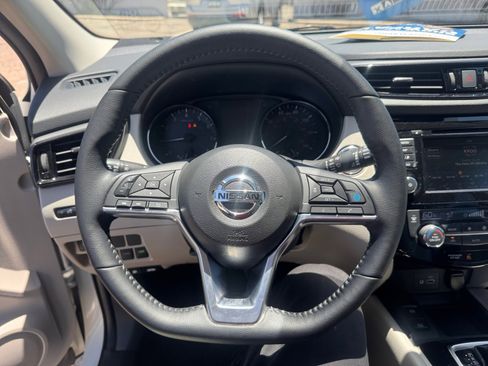 Used 2022 Nissan Rogue Sport SL w/ Premium Package FWD image 9