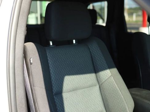 Used 2020 Jeep Grand Cherokee Laredo image 40