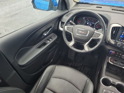 Used 2024 GMC Terrain SLT w/ Infotainment Package II FWD image 16