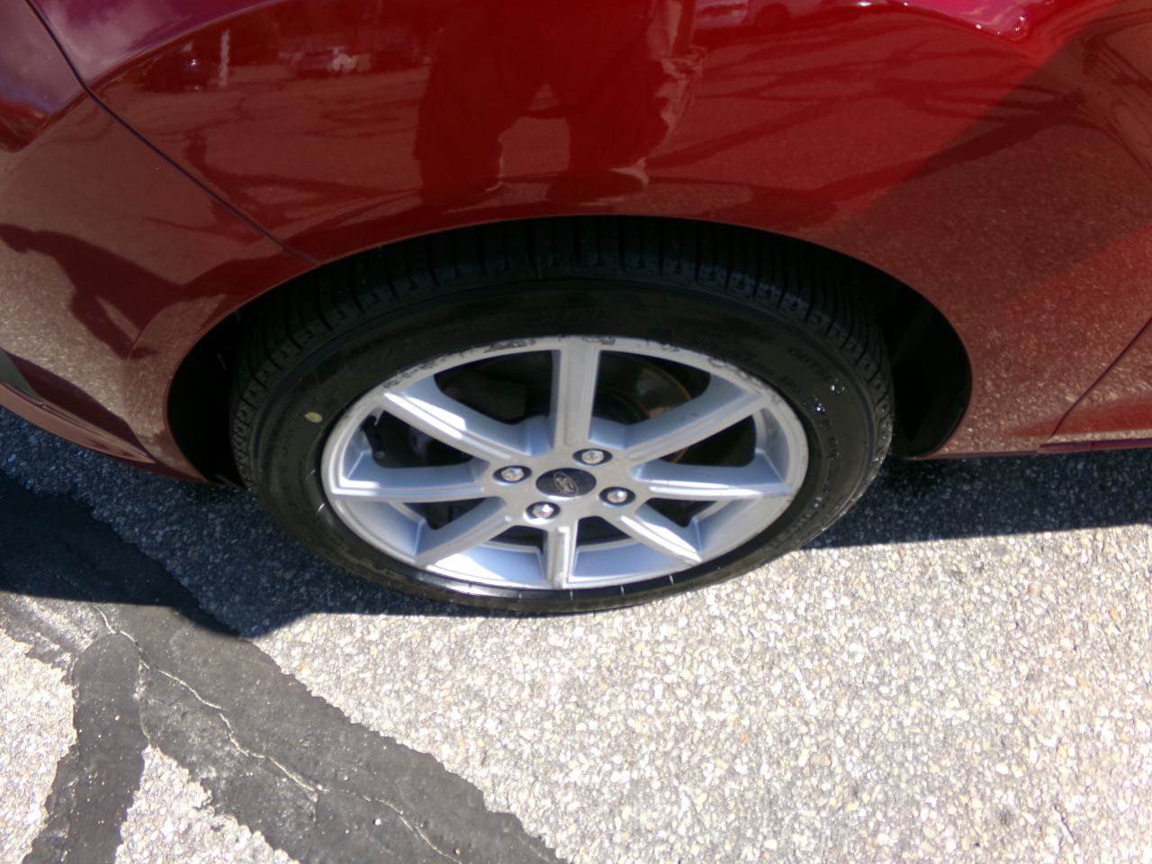 Used 2014 Ford Fiesta SE w/ Equipment Group 201B FWD image 25