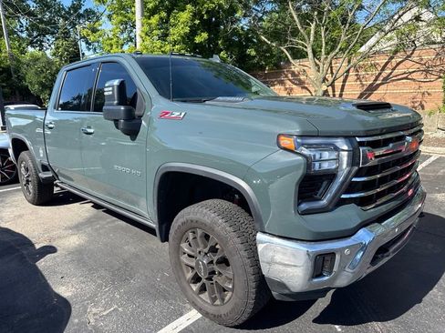 Used 2025 Chevrolet Silverado 2500 LTZ w/ LTZ Plus Package AWD/4WD image 1