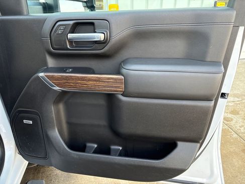 Used 2022 Chevrolet Silverado 2500 High Country w/ Z71 Off-Road Package image 61