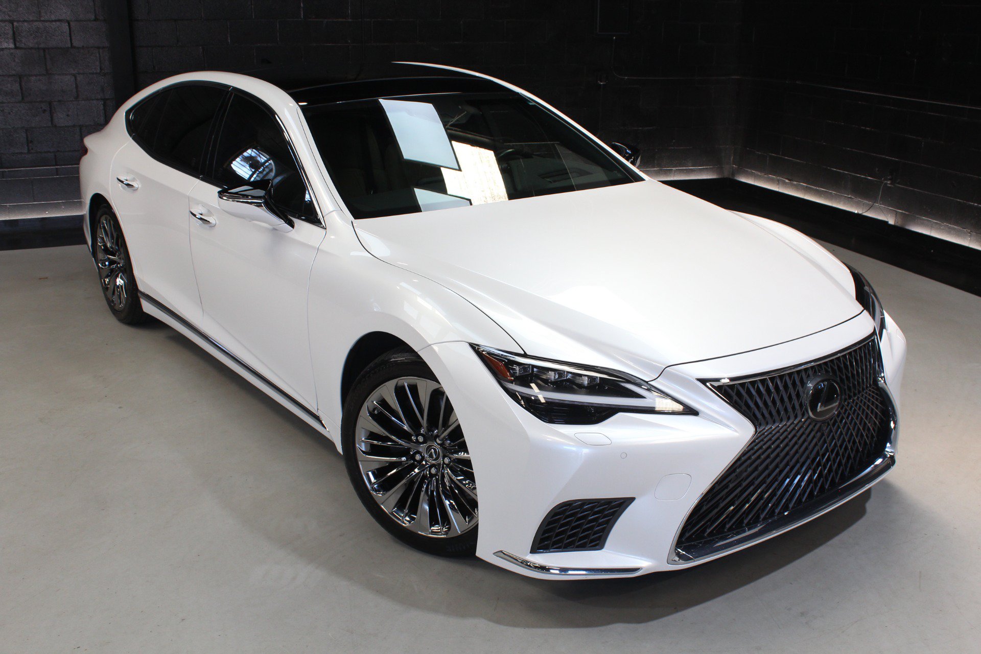 Used 2022 Lexus LS 500 w/ Interior Upgrade Package RWD image 10