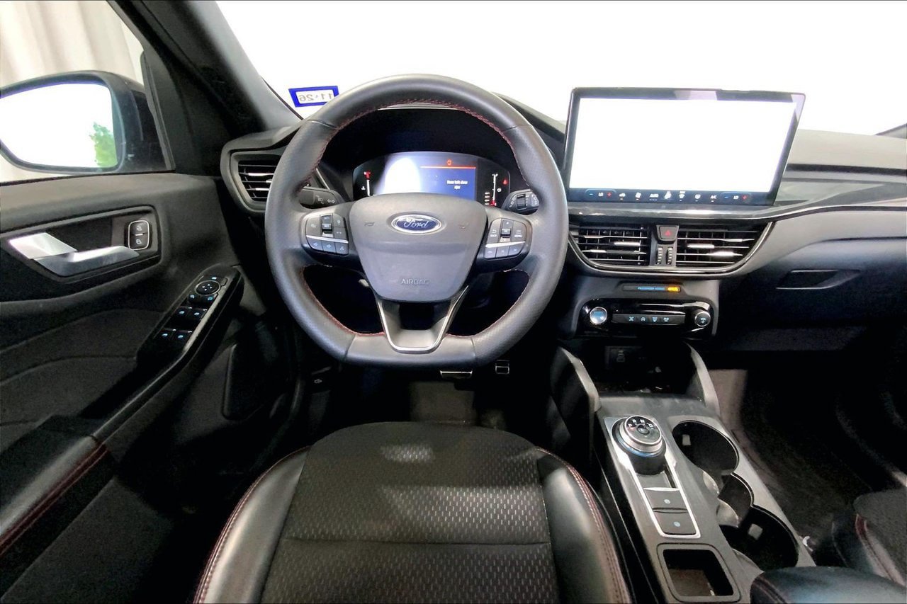 Used 2024 Ford Escape ST-Line w/ Tech Pack #1 FWD image 14