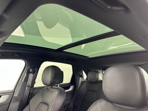 Certified 2025 Porsche Cayenne AWD/4WD image 21