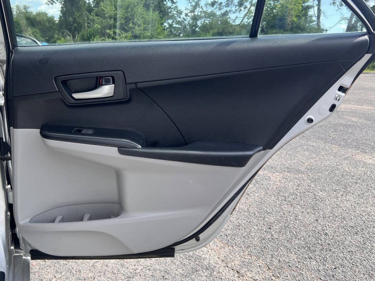Used 2014 Toyota Camry FWD image 18