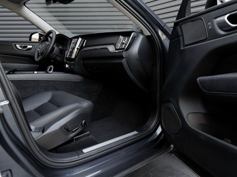 Used 2024 Volvo XC60 T8 Plus w/ Climate Package image 32