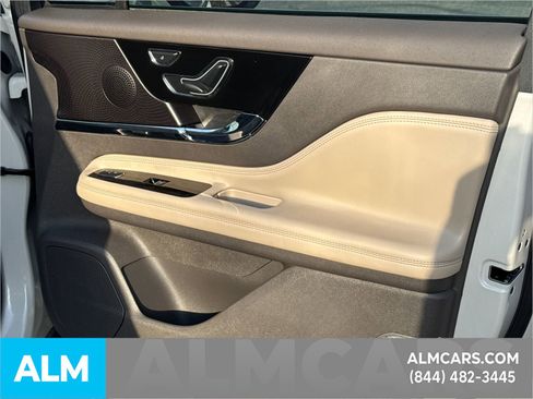 Used 2023 Lincoln Corsair Standard image 18