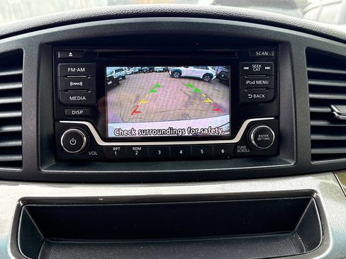 Used 2015 Nissan Quest SV image 27