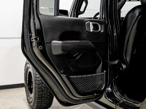 Used 2020 Jeep Gladiator Rubicon w/ Dual Top Group AWD/4WD image 55