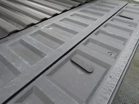 Used 2023 GMC Canyon Denali image 39