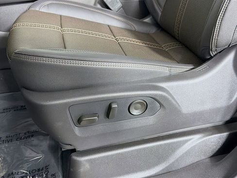 New 2026 Chevrolet Suburban High Country image 22