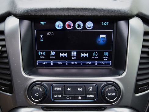 Used 2016 Chevrolet Suburban LT image 12