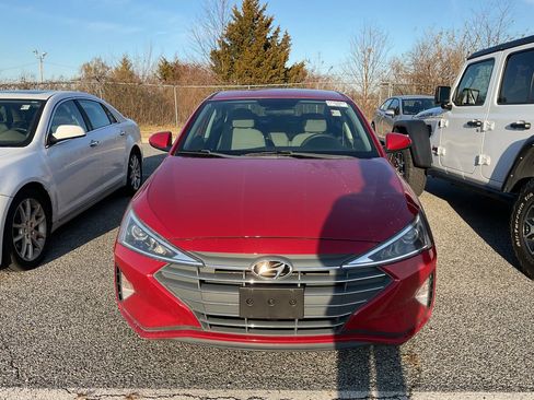 Used 2019 Hyundai Elantra SE image 3