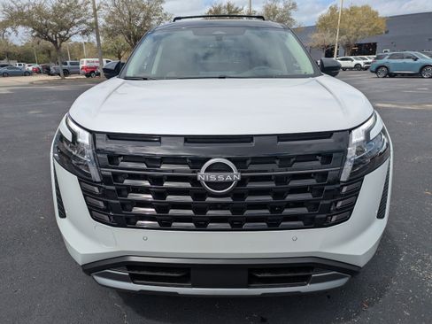 New 2026 Nissan Pathfinder Platinum image 9