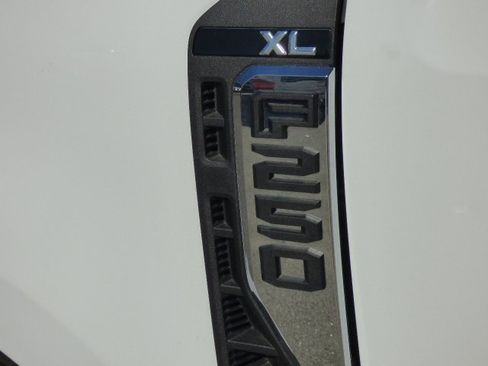 New 2026 Ford F250 XL w/ XL Chrome Package image 3