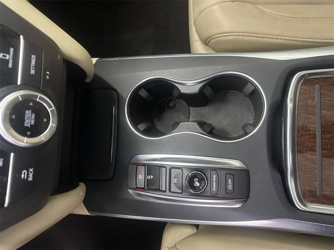 Used 2020 Acura MDX FWD image 34