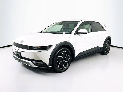 Used 2024 Hyundai Ioniq 5 SEL image 3