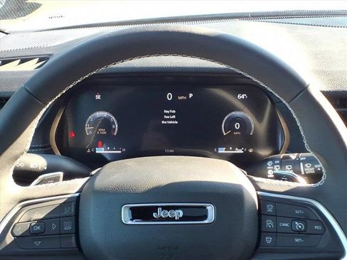 New 2025 Jeep Grand Cherokee 4WD image 12