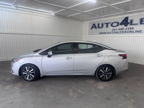 Used 2020 Nissan Versa SV FWD image 8