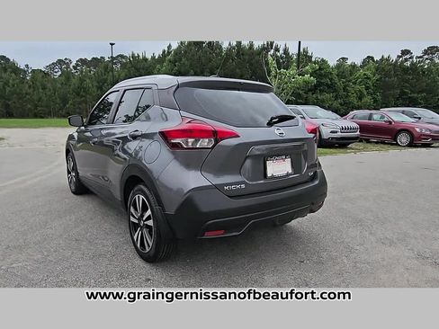 Used 2018 Nissan Kicks SV FWD image 26
