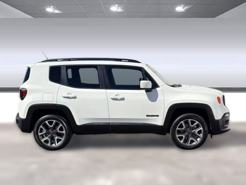 Used 2017 Jeep Renegade Latitude image 6