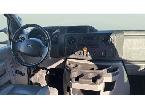 Used 2014 Ford E-250 and Econoline 250 image 15