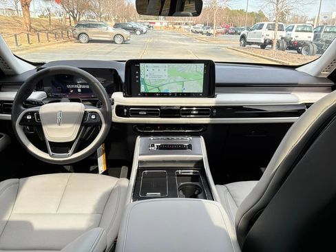 New 2026 Lincoln Aviator AWD w/ Jet Appearance Package image 12