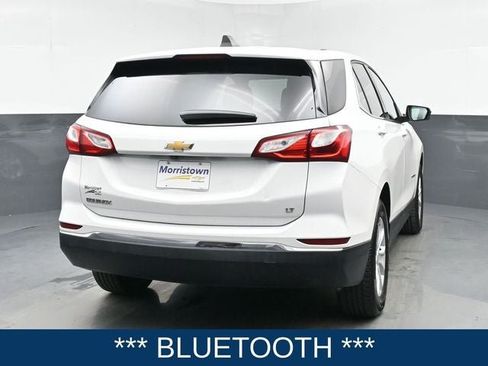 Used 2018 Chevrolet Equinox LT FWD image 2