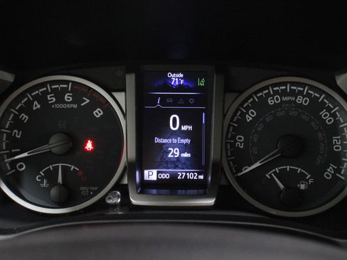 Used 2021 Toyota Tacoma SR5 AWD/4WD image 13