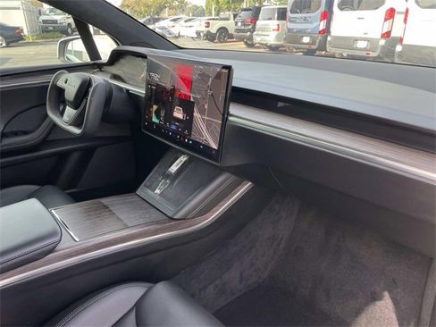 Used 2022 Tesla Model X image 33