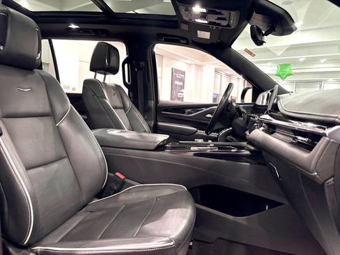 Used 2023 Cadillac Escalade ESV Sport image 18